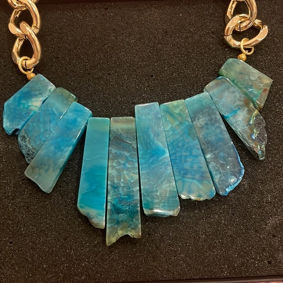 Blue green Rock necklace with gold chain - Picture 3 of 4